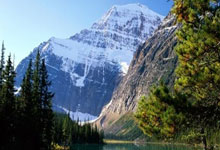 [高尔夫]农夫保险赛英格利希夺冠 亚军斯蒂文斯冲入圆石滩.